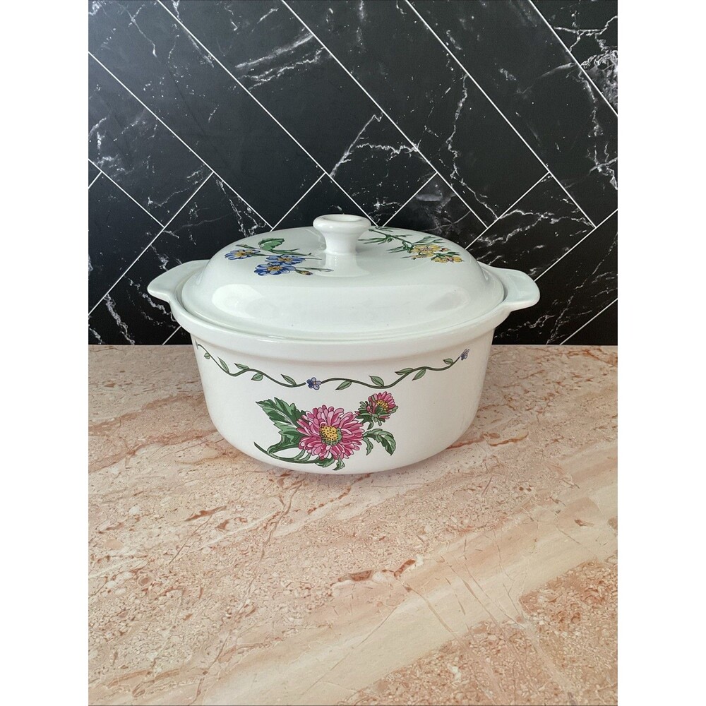International China Co.  Flowered Covered Casserole 2.5 Qt Dish